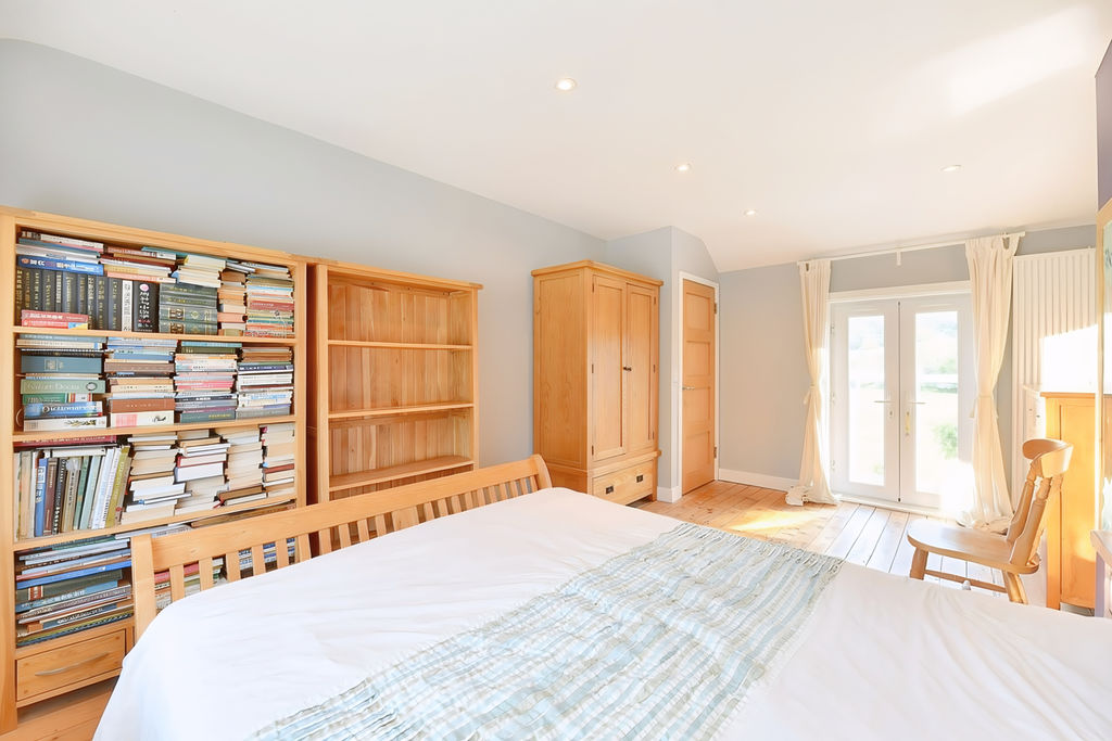 Bedroom- click for photo gallery